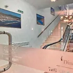 Apartment превъзходен на пистата и гледка към планините - къщата на мечтите -
